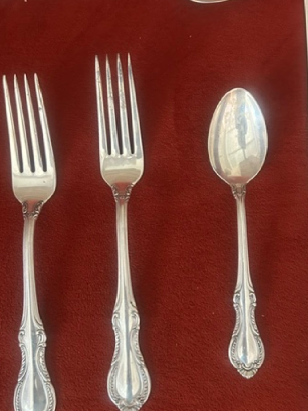 Southern Colonial Silverware - Picture 2 of 6